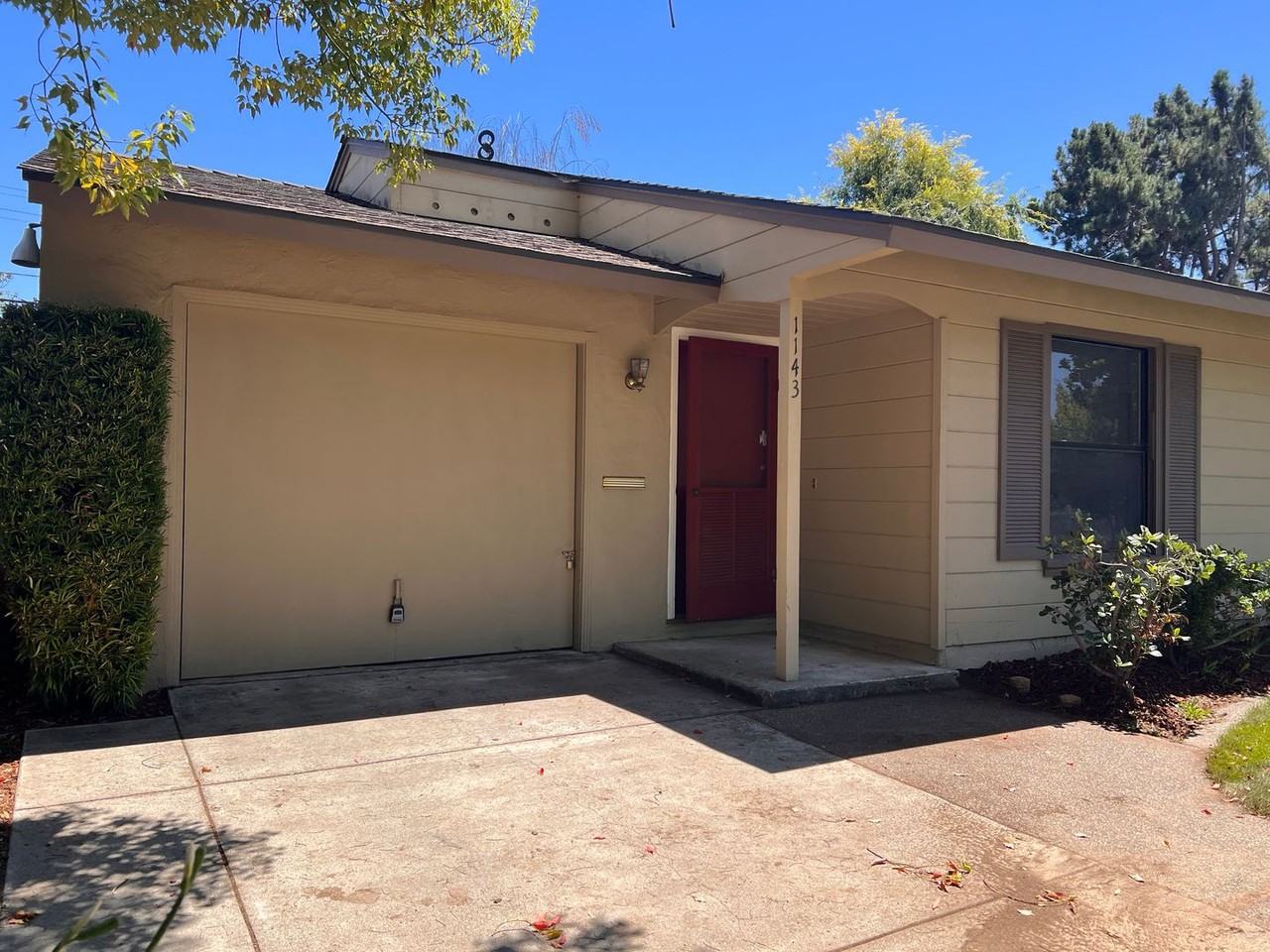 1143 Solana Dr - Photo 2 of 13