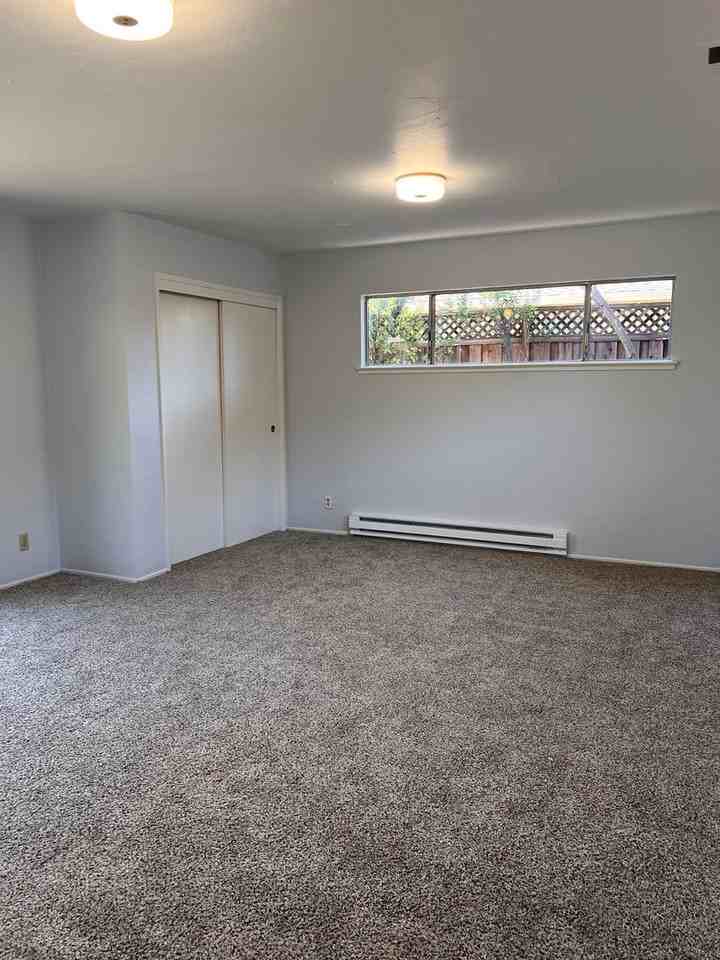 1143 Solana Dr - Photo 7 of 10