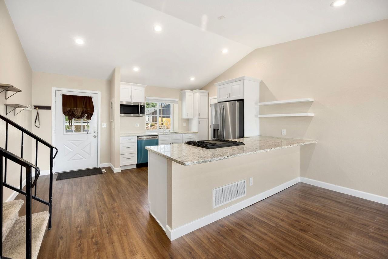 21205 E Ida Ave - Photo 2 of 16