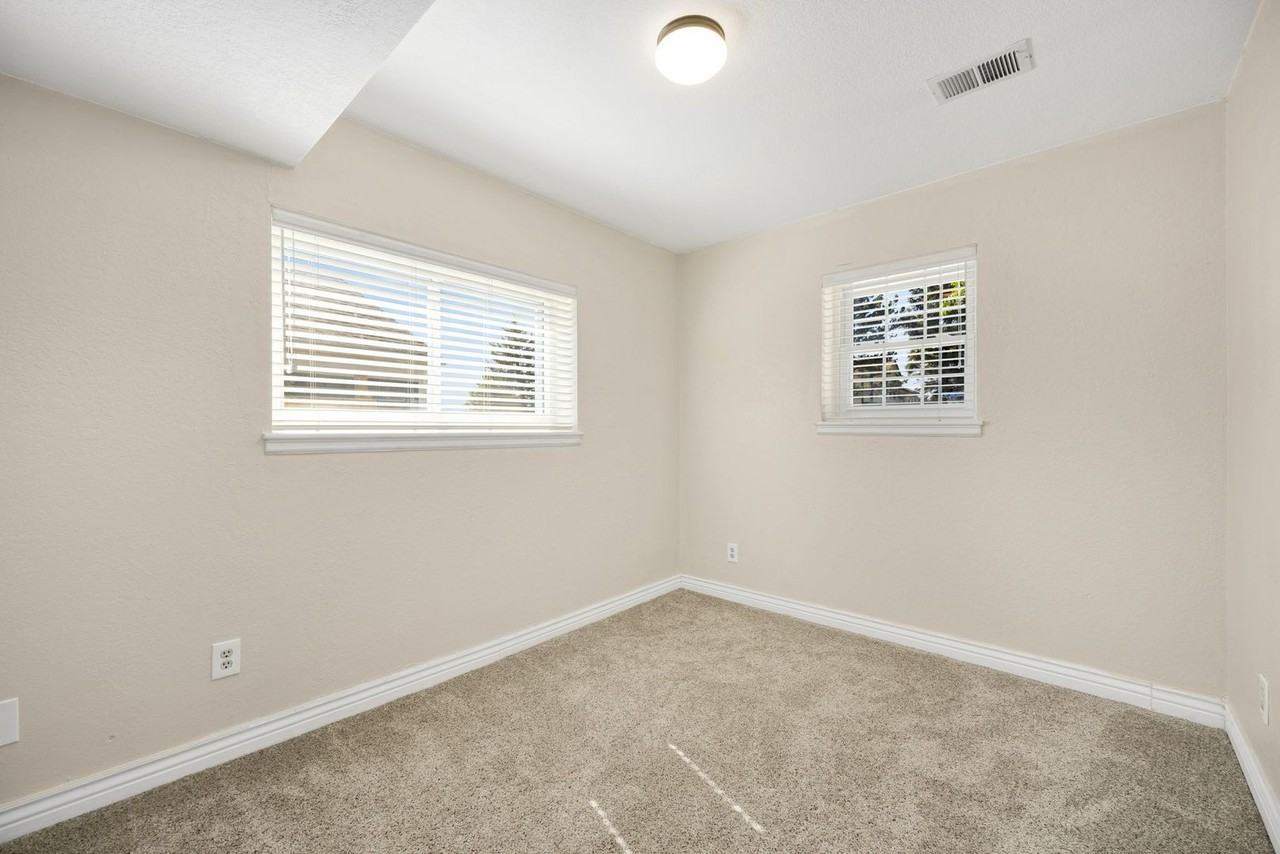 21205 E Ida Ave - Photo 7 of 16
