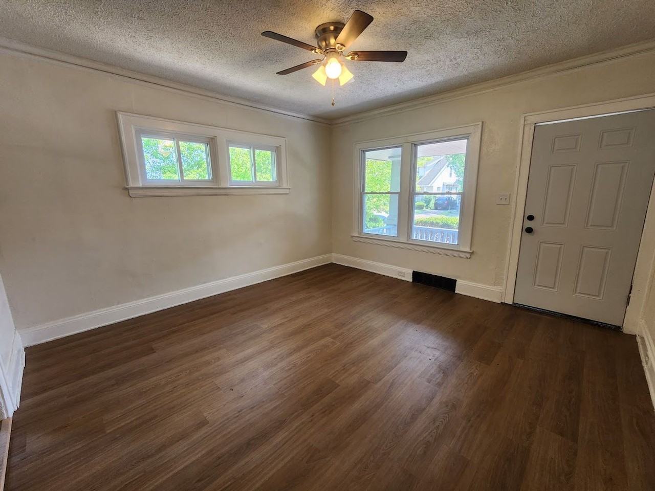 12905 Watterson Ave - Photo 3 of 12
