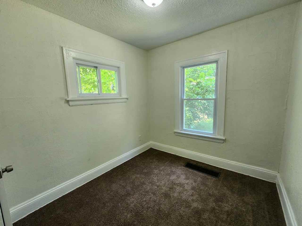 12905 Watterson Ave - Photo 5 of 12