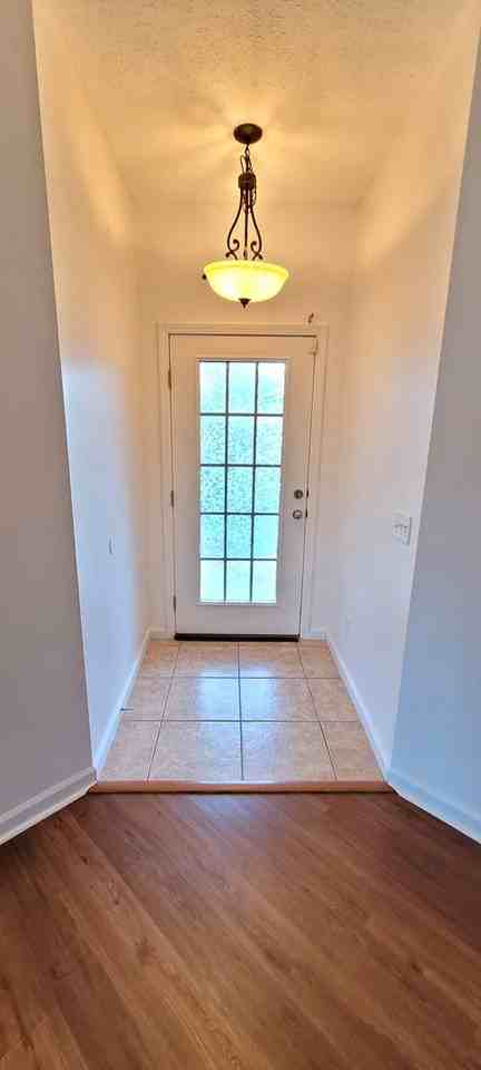 807 E 24th St - Photo 2 of 44