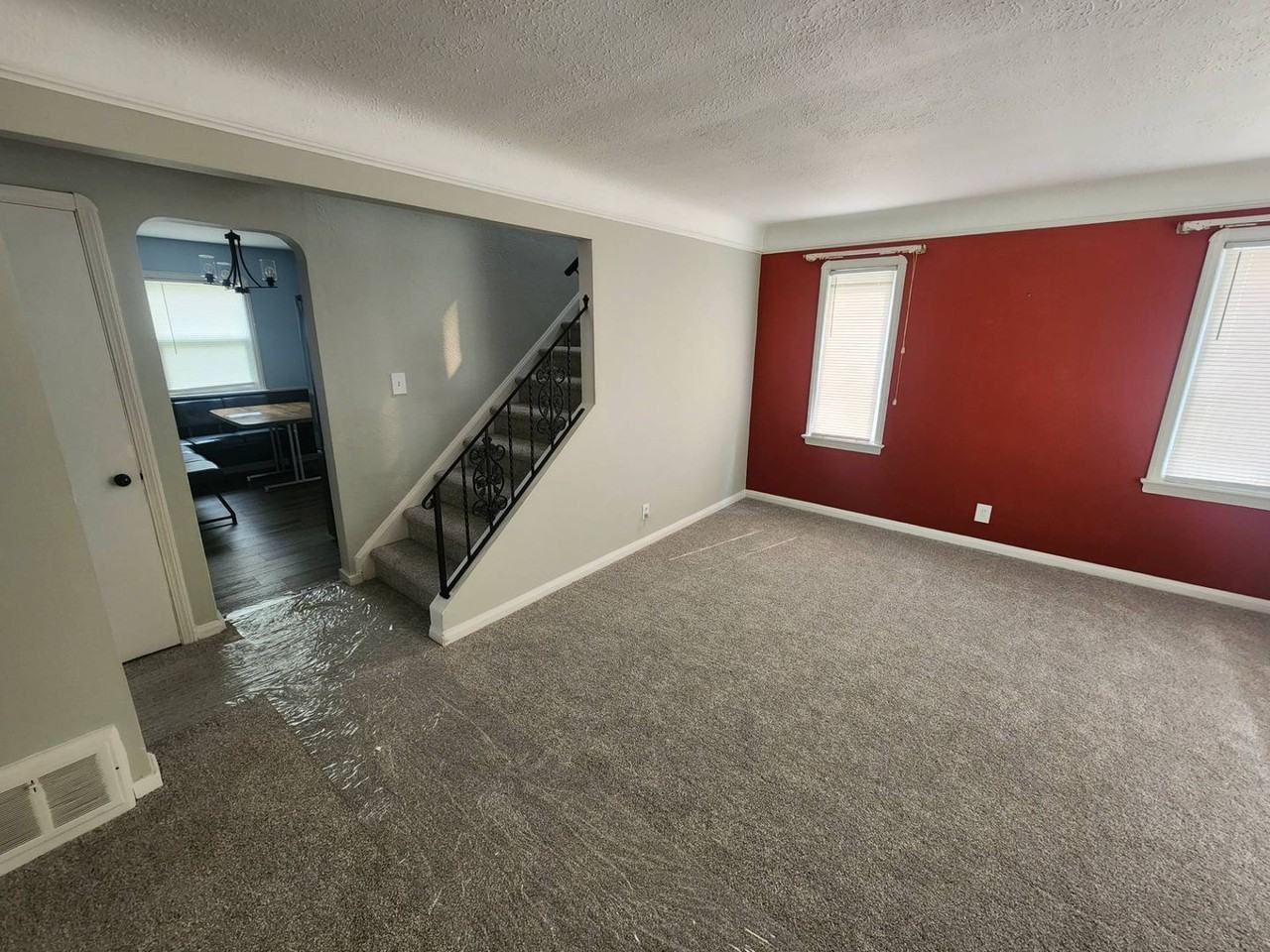 2506 Torrington Ave - Photo 6 of 43