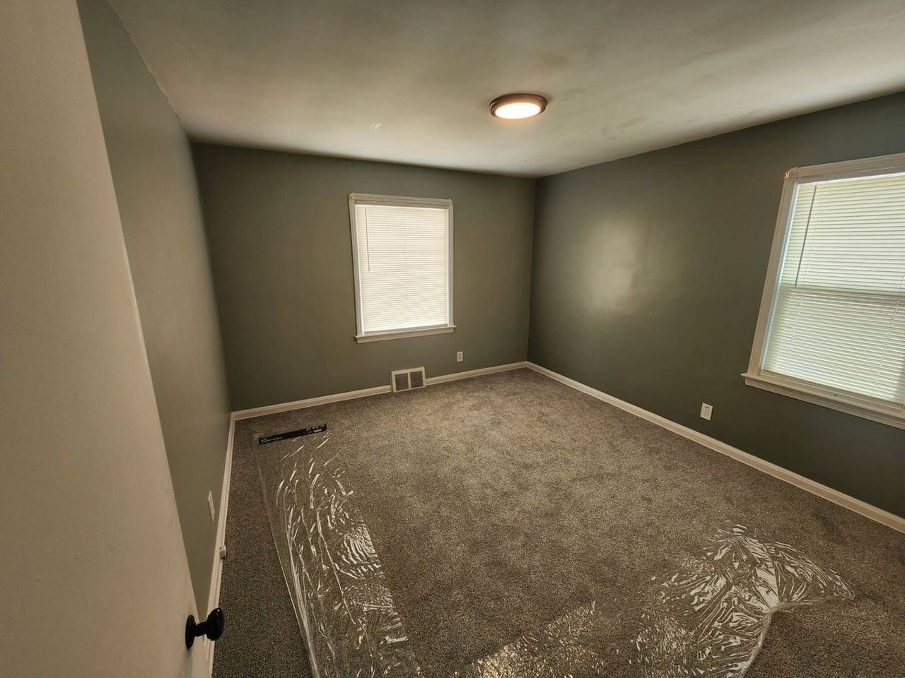 2506 Torrington Ave - Photo 7 of 43