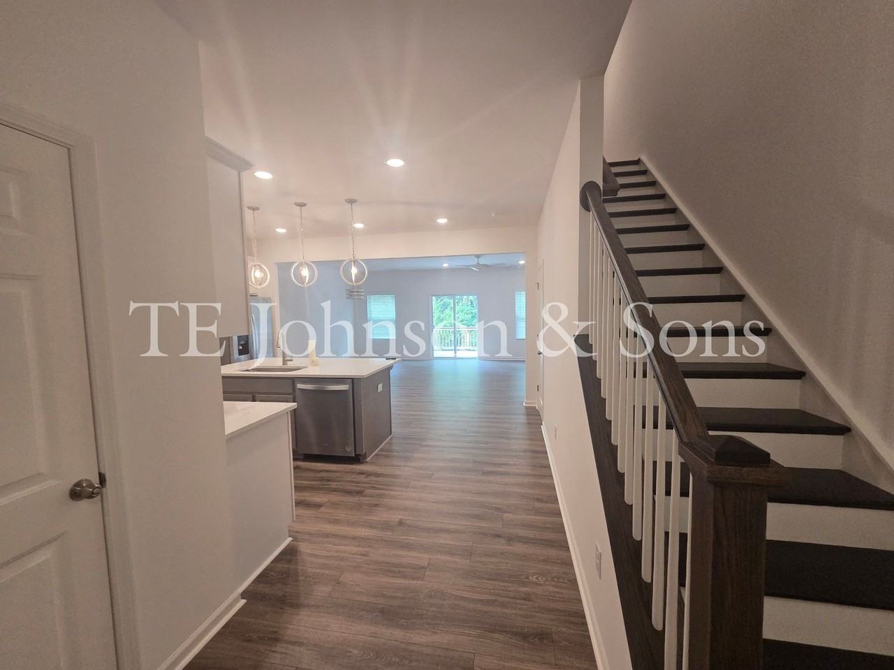 223 Latrobe Ln - Photo 2 of 40