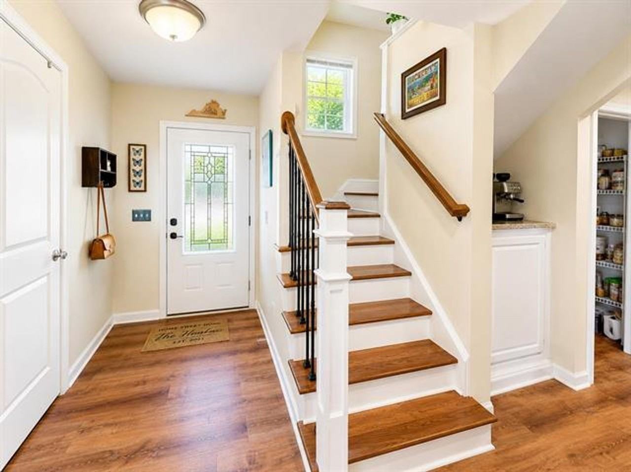 1285 King St - Photo 2 of 15