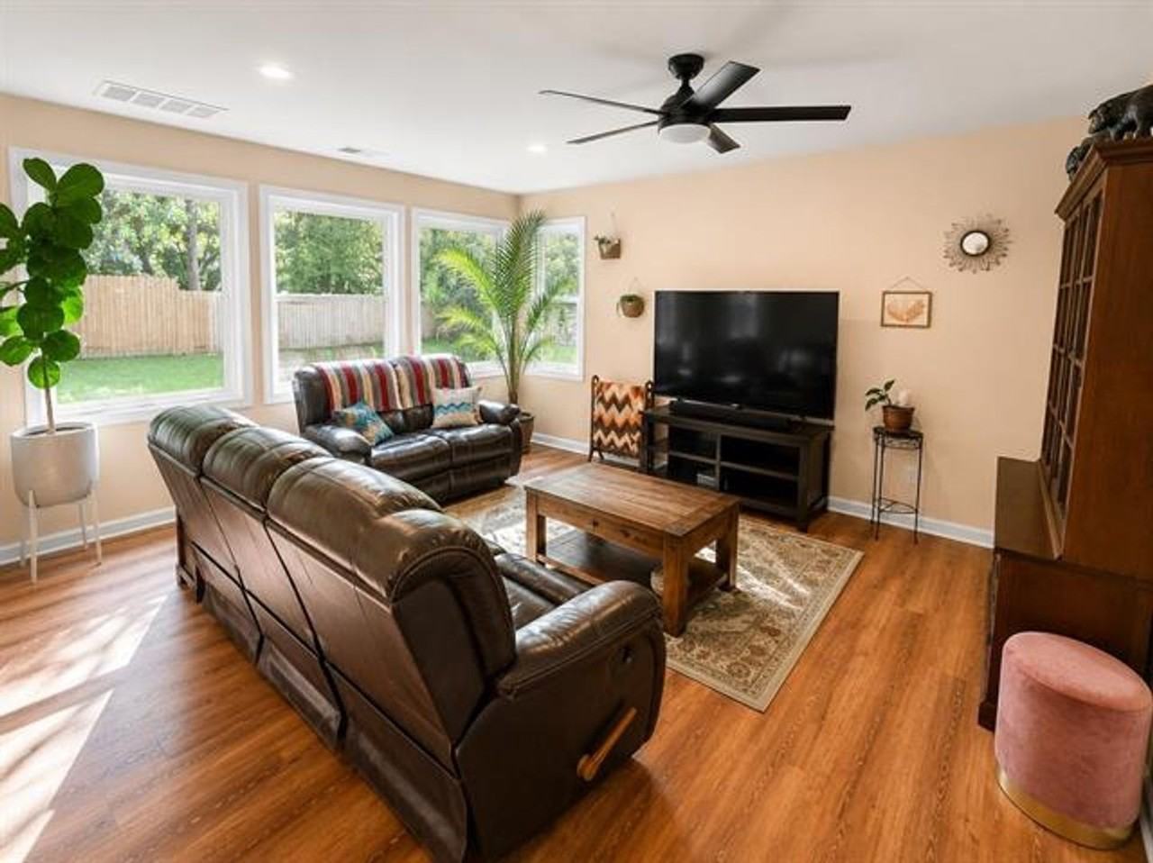 1285 King St - Photo 4 of 15