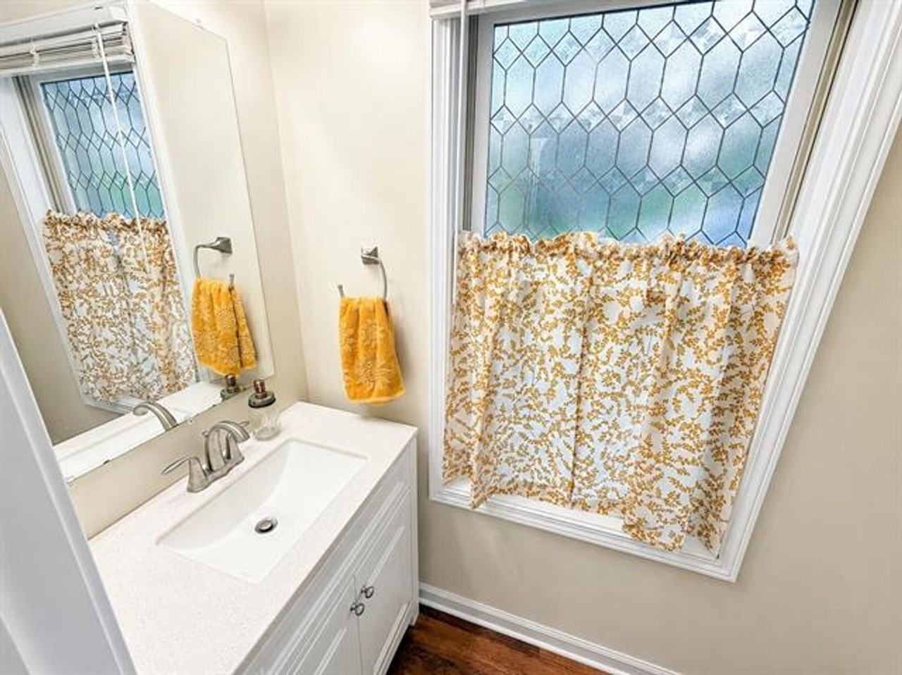 1285 King St - Photo 5 of 15