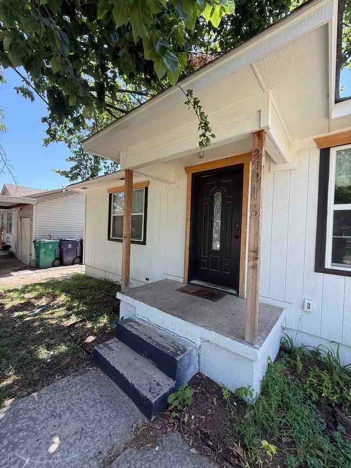 2616 Sw 38th St - Photo 3 of 18