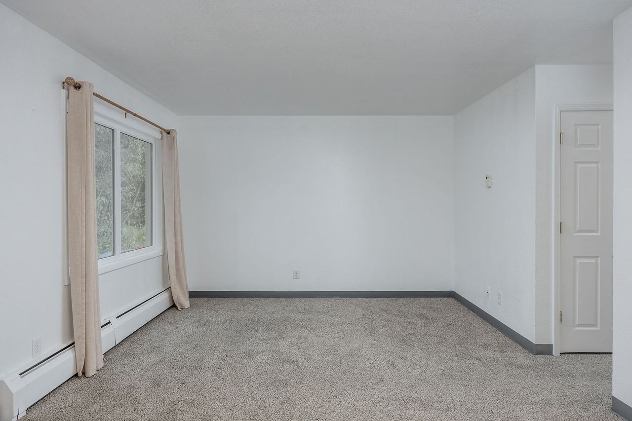 Welcome to 1421 Kent Court in Fairbanks, AK! - Photo 4 of 17
