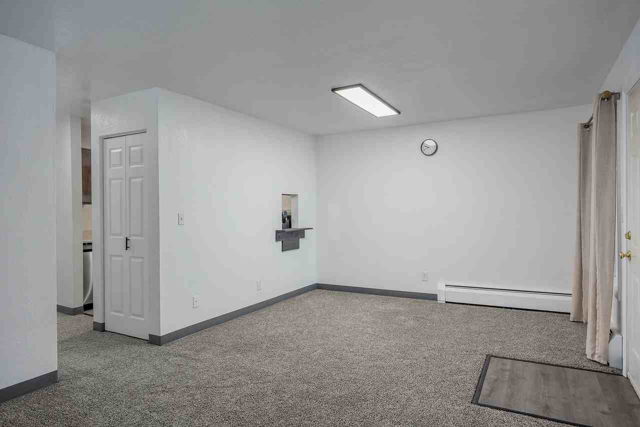 Welcome to 1421 Kent Court in Fairbanks, AK! - Photo 5 of 17