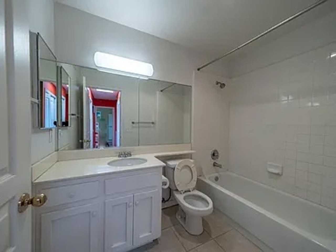 1352 24th St - Photo 5 of 11