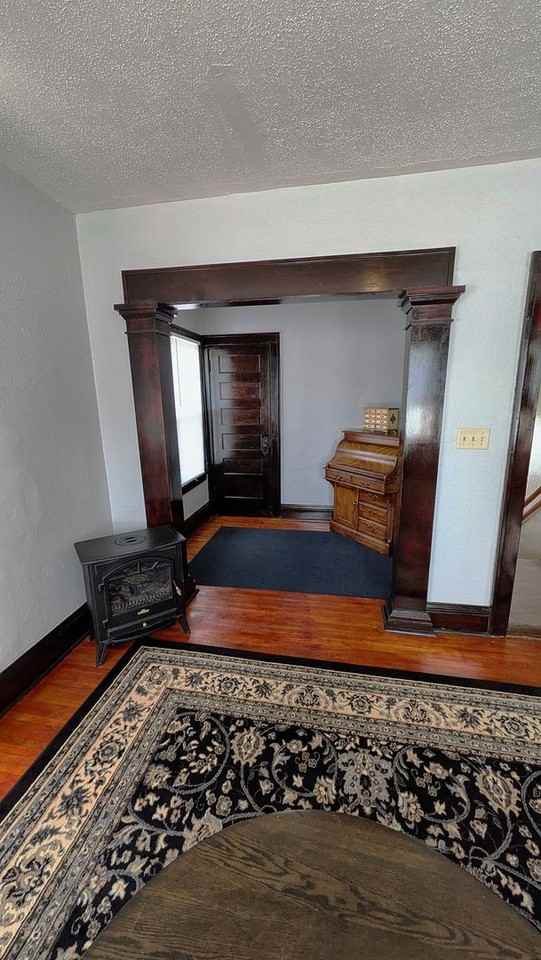 1812 Golden Valley Rd - Photo 4 of 13