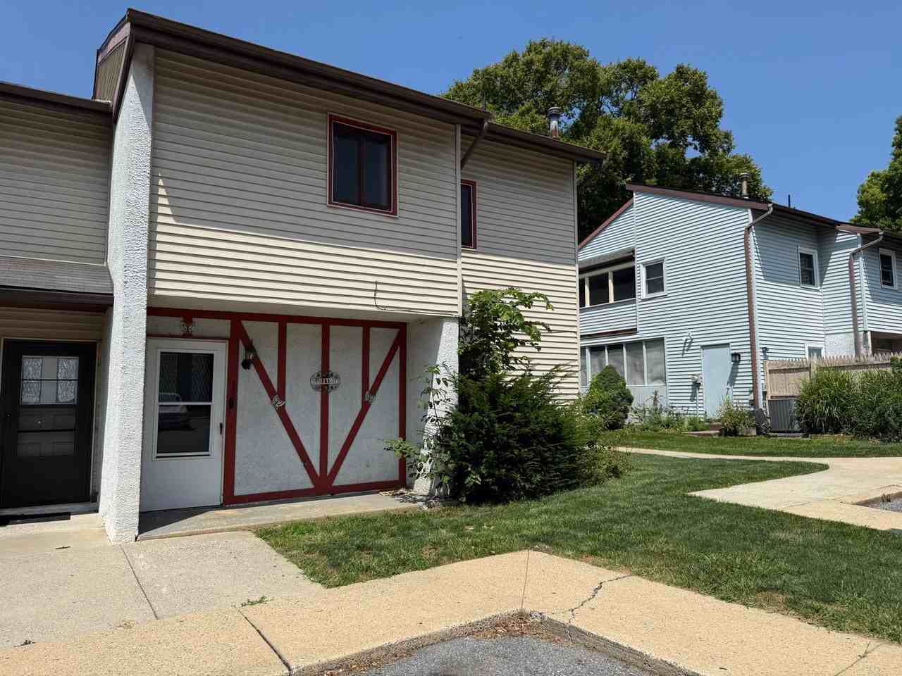 359 Greenland Dr - Photo 2 of 22