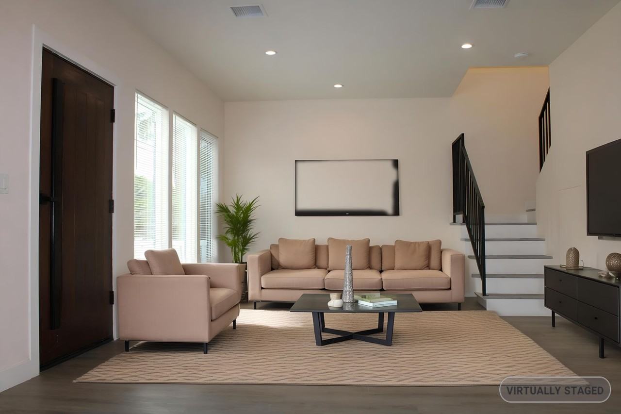 5014 Kester Ave - Photo 4 of 16
