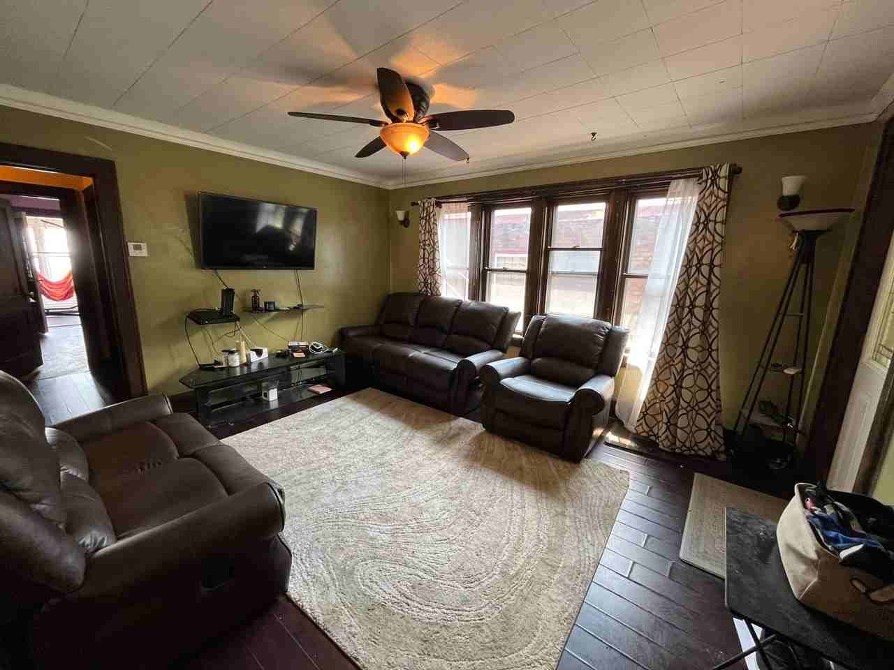 2214 W 5th St - Photo 4 of 24
