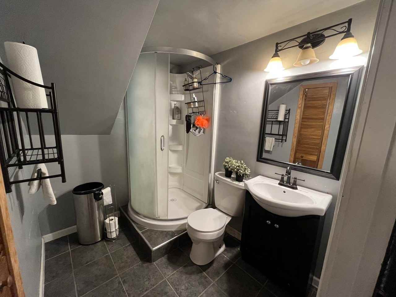 2214 W 5th St - Photo 5 of 24