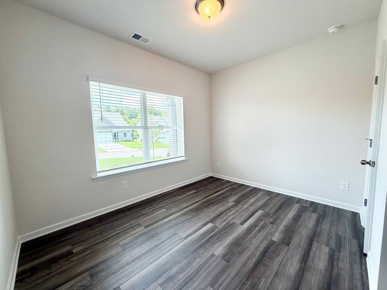 100 Rory Dr - Photo 5 of 17