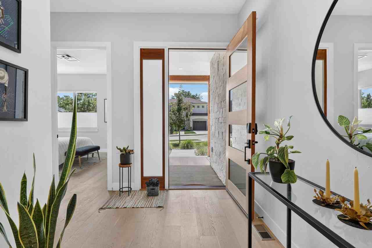 849 Union Ave - Photo 2 of 50