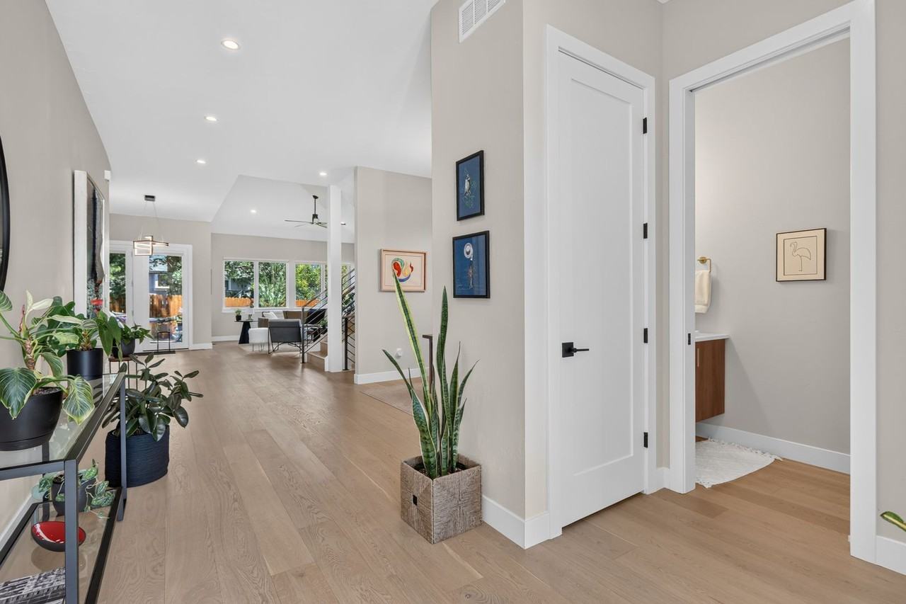849 Union Ave - Photo 3 of 50