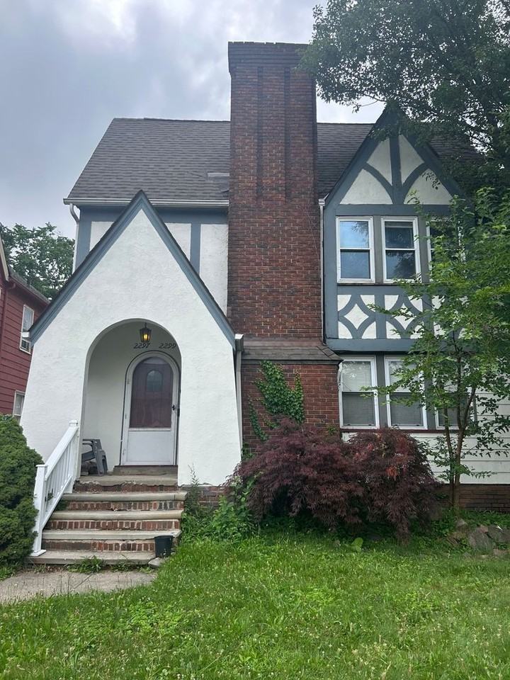 2299 Ogontz Ave - Photo 6 of 11