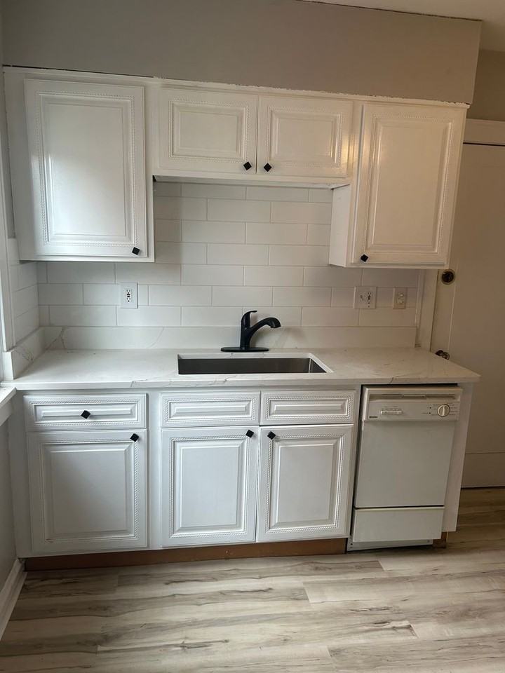2299 Ogontz Ave - Photo 3 of 11