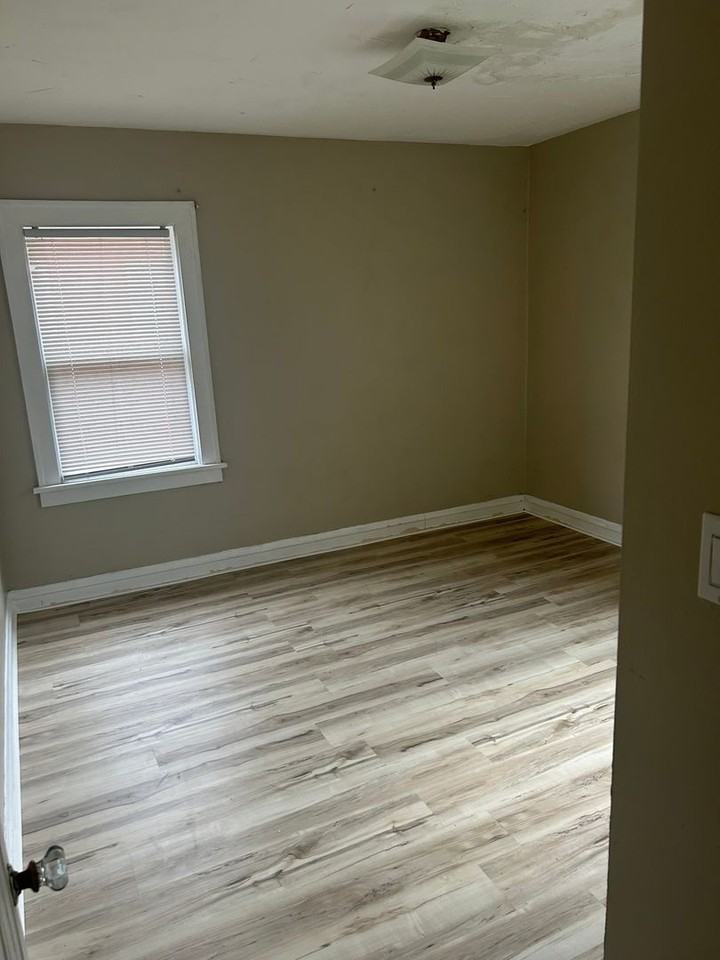 2299 Ogontz Ave - Photo 5 of 11