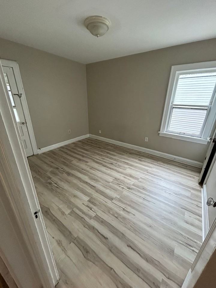 2299 Ogontz Ave - Photo 4 of 11