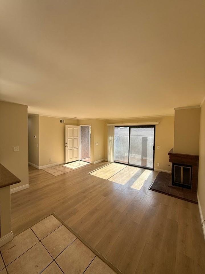 2394 Royal Ave - Photo 7 of 31
