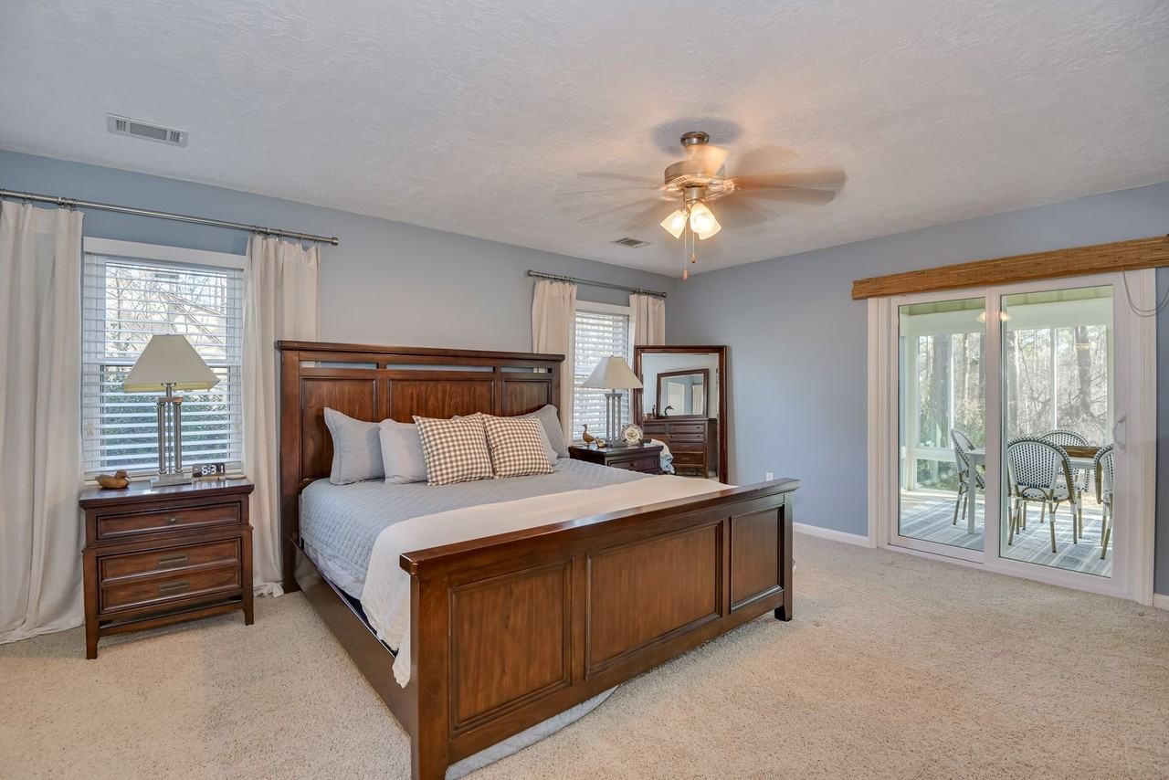 1136 Jamaica Ave - Photo 2 of 44