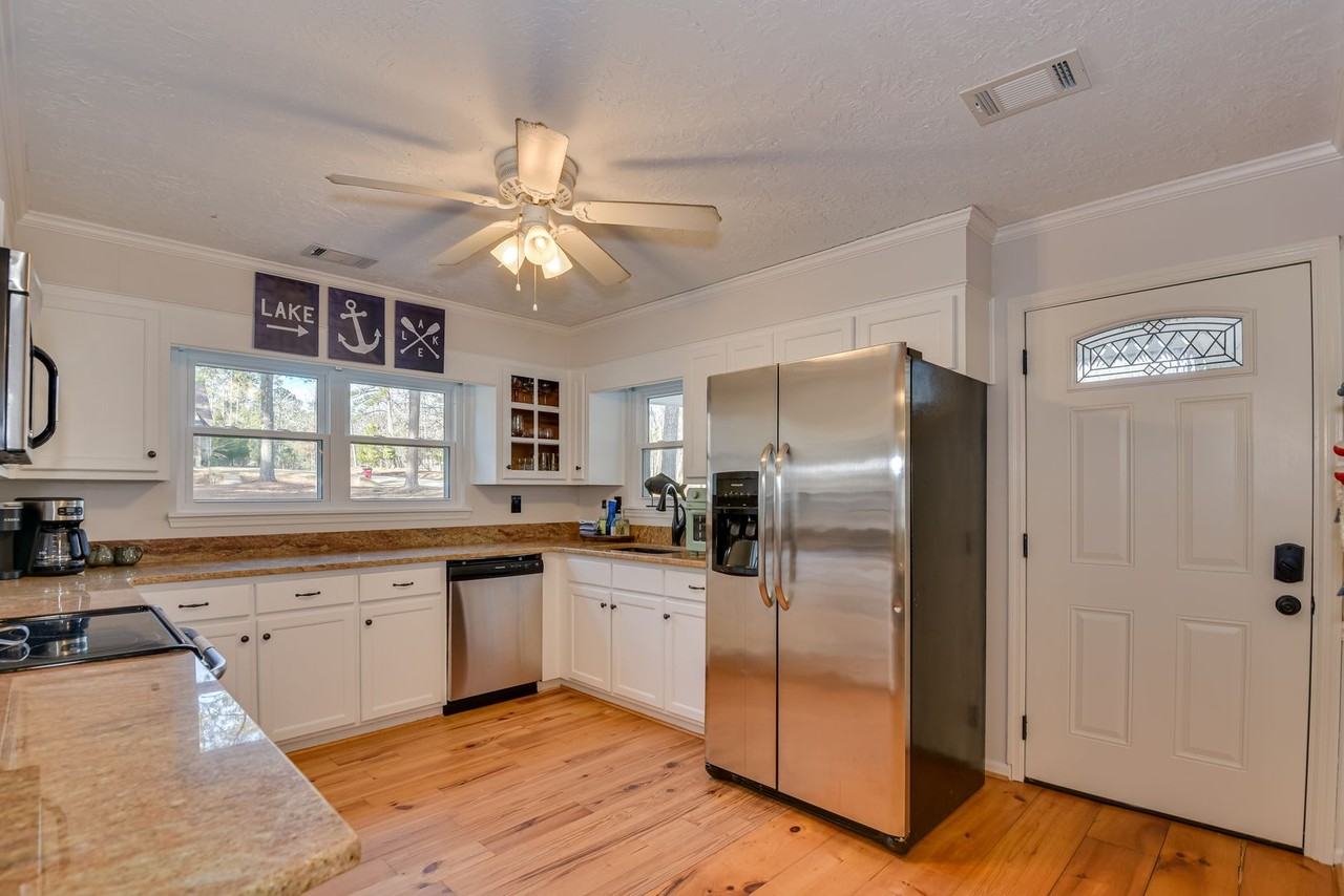 1136 Jamaica Ave - Photo 5 of 44