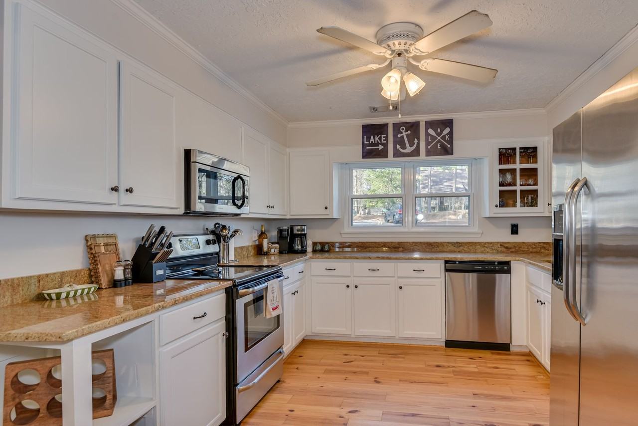 1136 Jamaica Ave - Photo 6 of 44