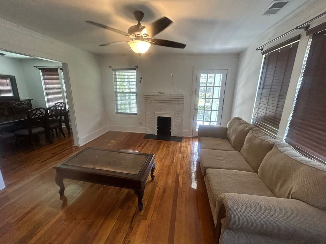 910 Lacy St - Photo 4 of 32