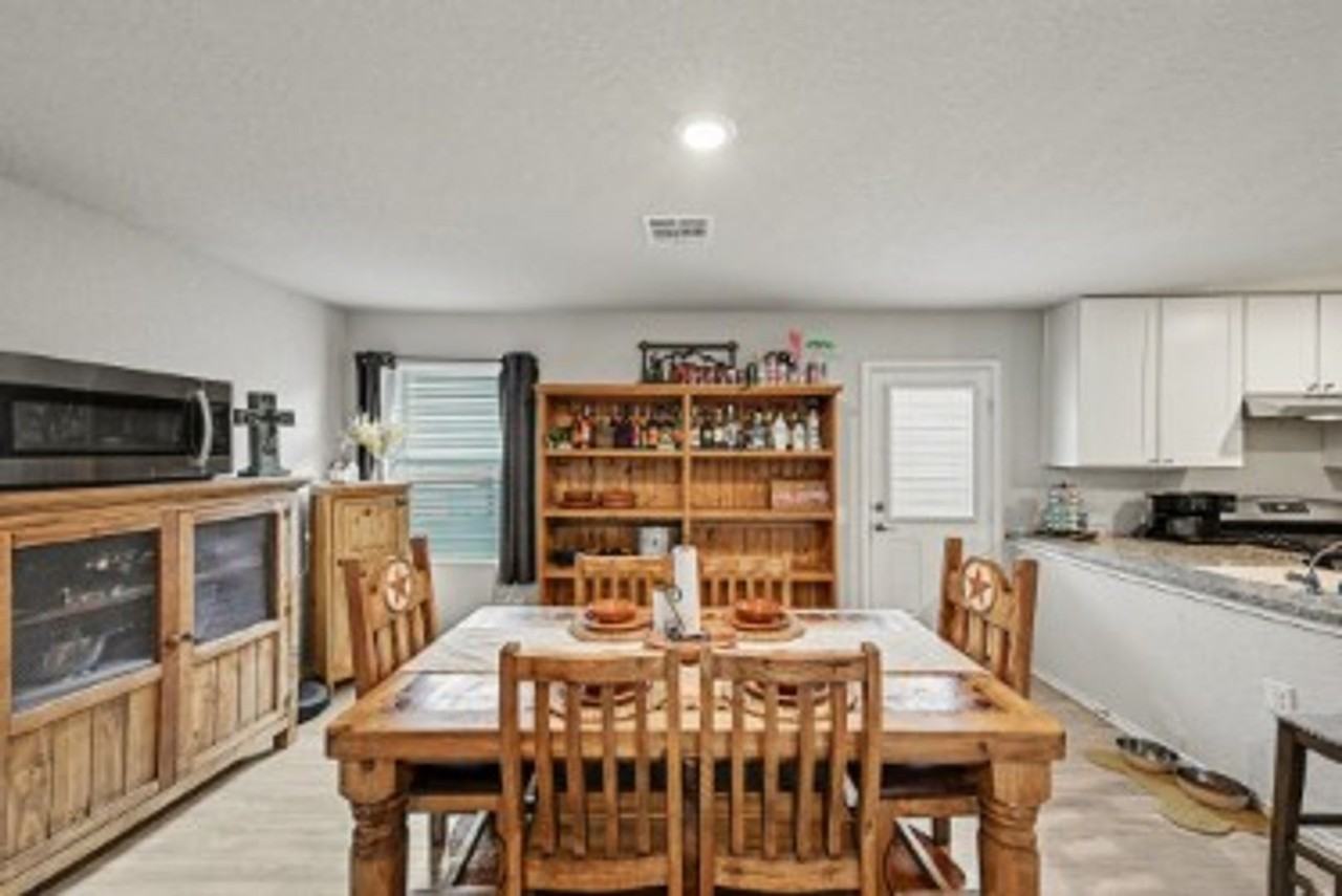 13450 Ashworth Blvd - Photo 5 of 27