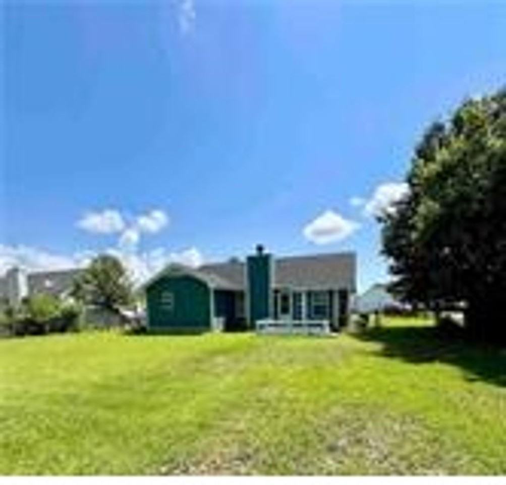 108 Cypress Dr - Photo 2 of 2
