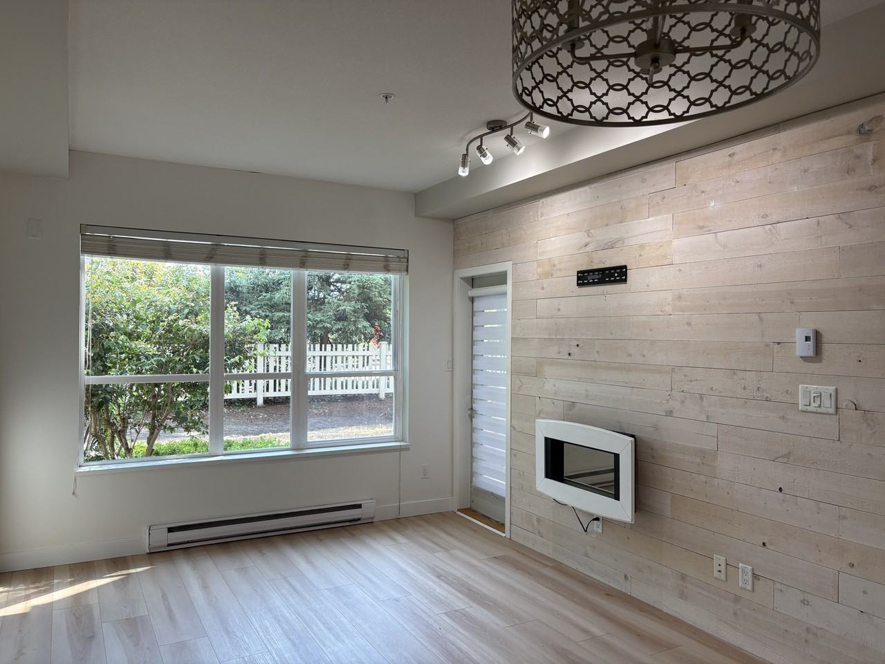 6440 194 Street - Photo 4 of 24