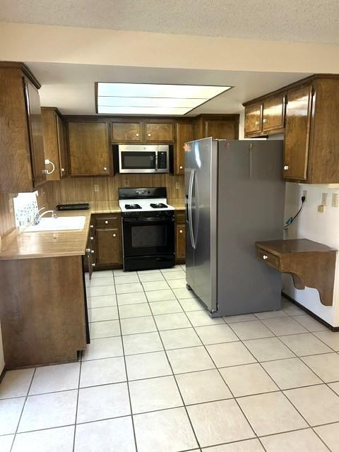 2428 El Rancho Cir - Photo 7 of 16