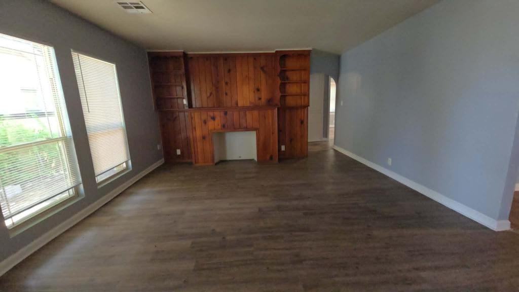 236 E Oklahoma St - Photo 3 of 15