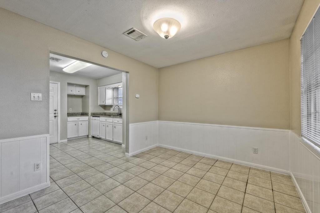 2327 Shadbury Ct - Photo 6 of 50