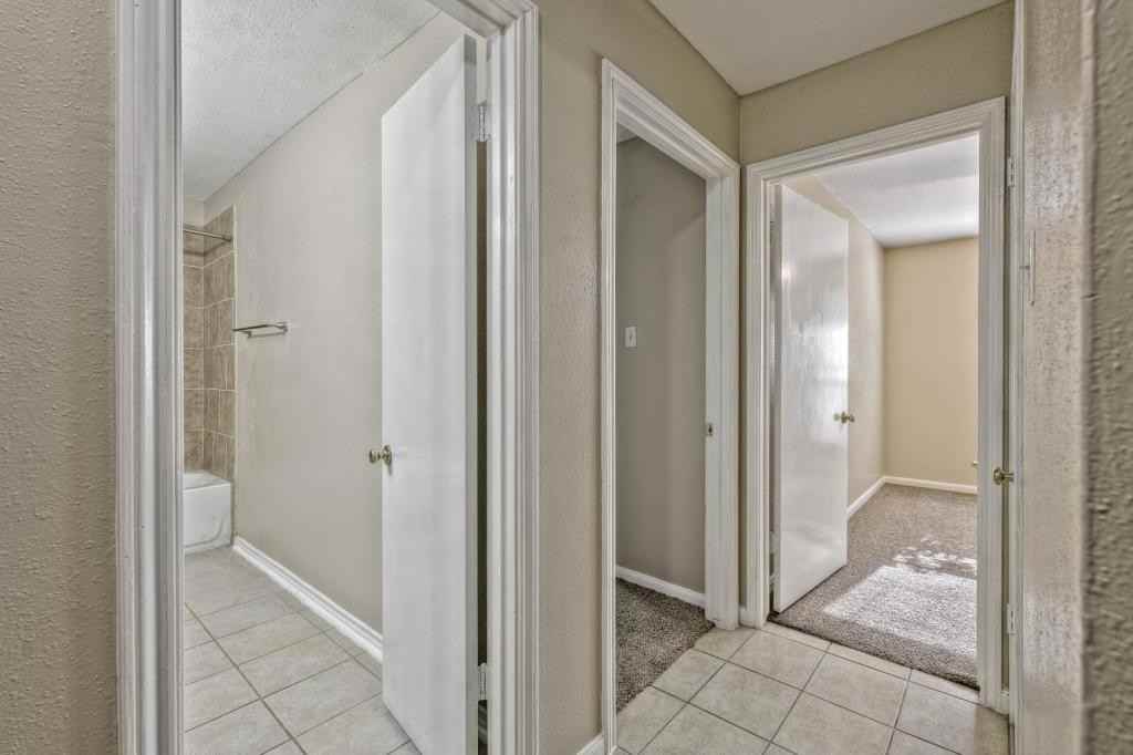 2327 Shadbury Ct - Photo 7 of 50