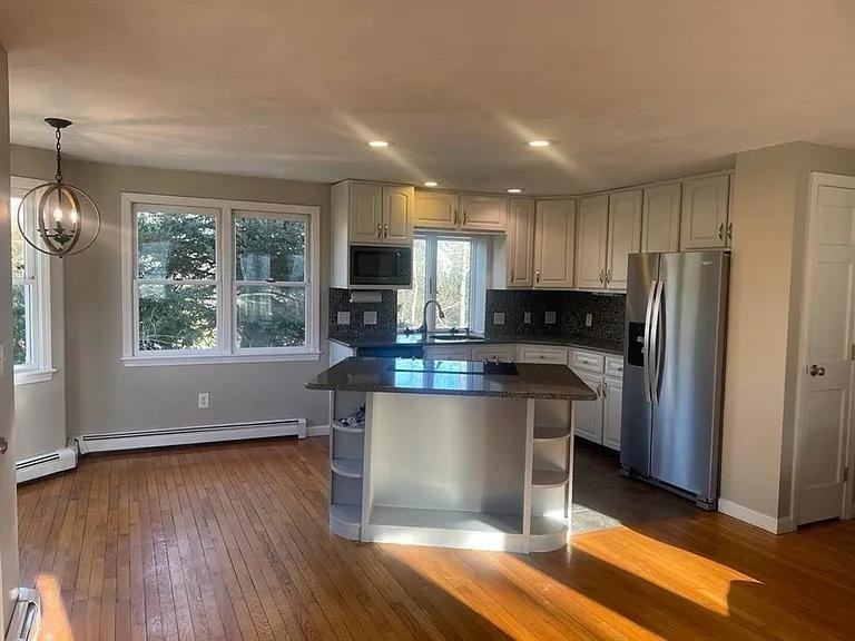 35 Nonantum Rd - Photo 3 of 23