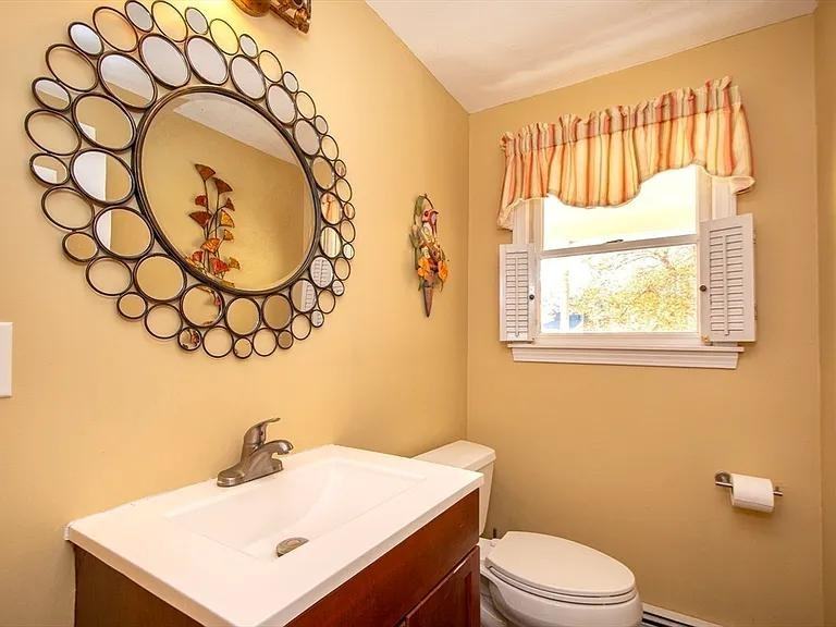 35 Nonantum Rd - Photo 4 of 23