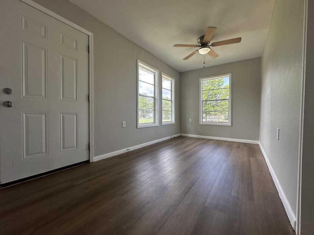 509 W River St - Photo 5 of 20