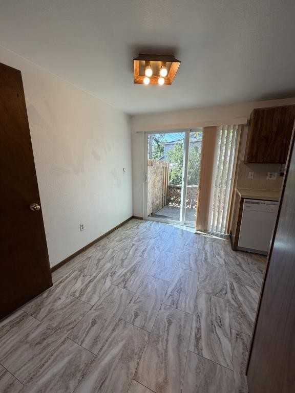 418 Mulberry Dr - Photo 3 of 17