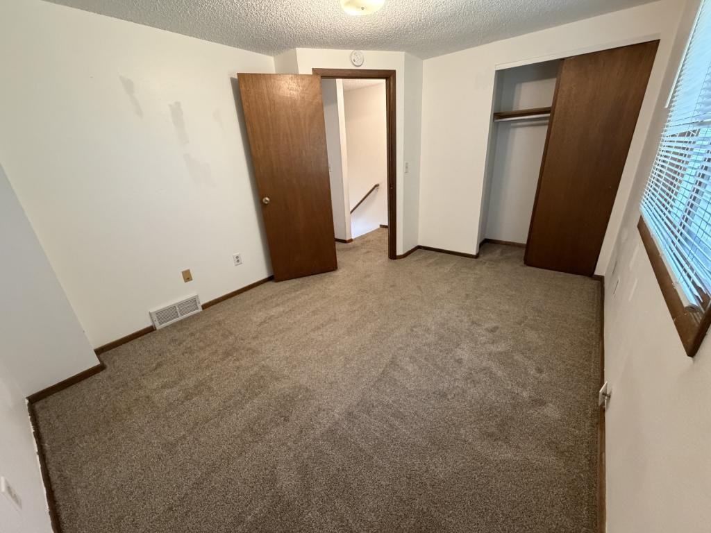 418 Mulberry Dr - Photo 7 of 17