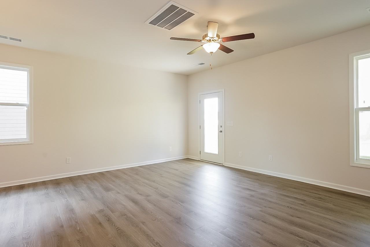 711 Courtland Dr - Photo 2 of 16