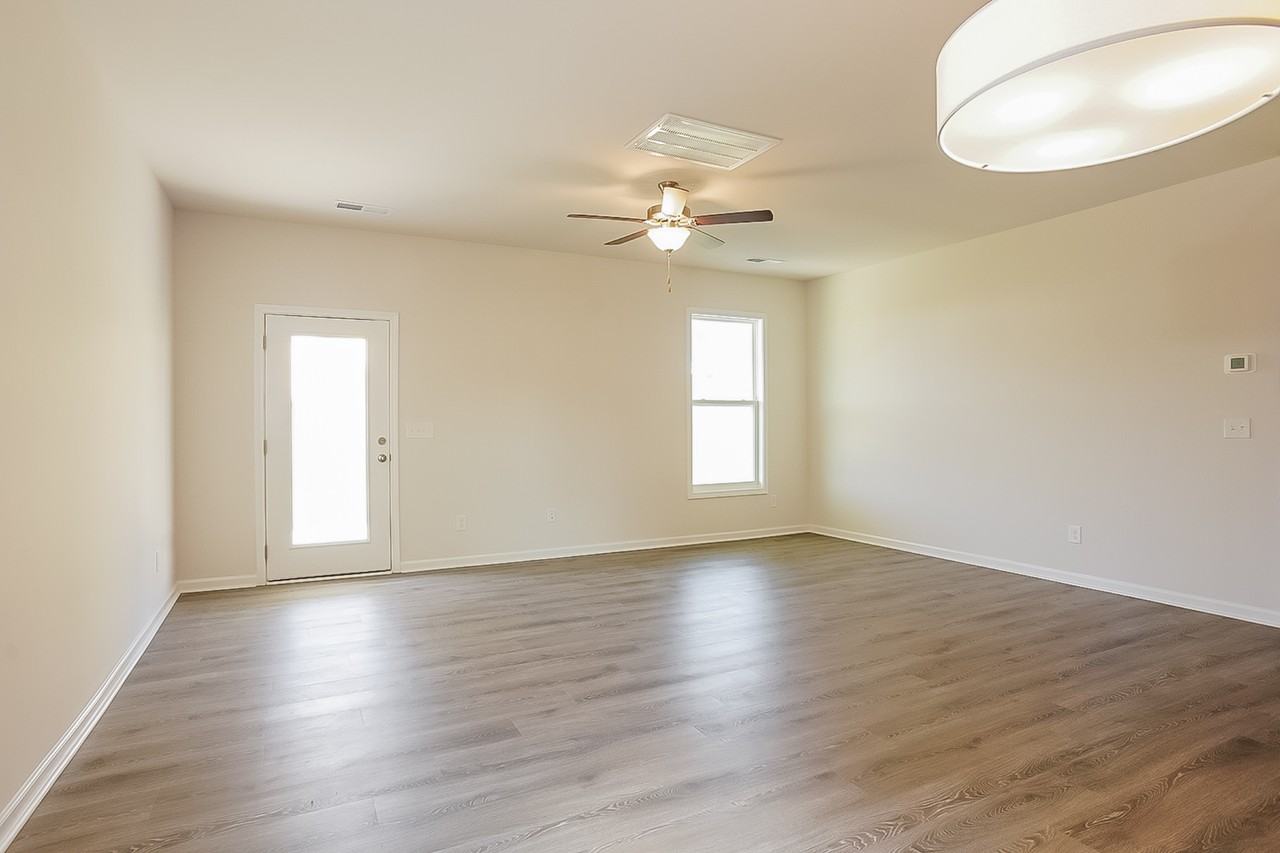 711 Courtland Dr - Photo 3 of 16