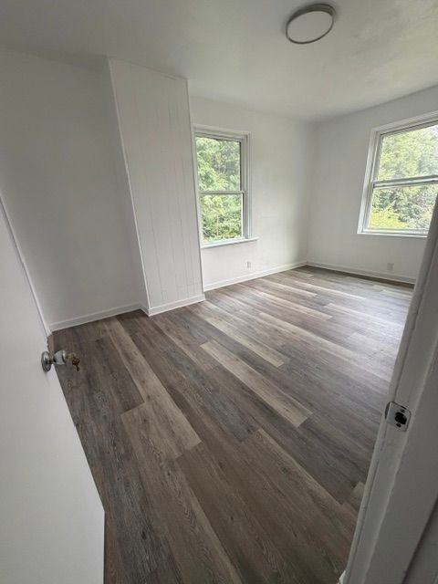 142 Robinson St - Photo 4 of 10