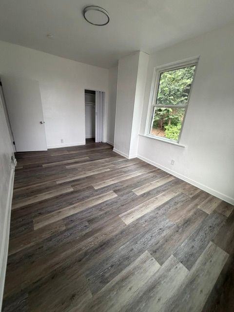 142 Robinson St - Photo 5 of 10
